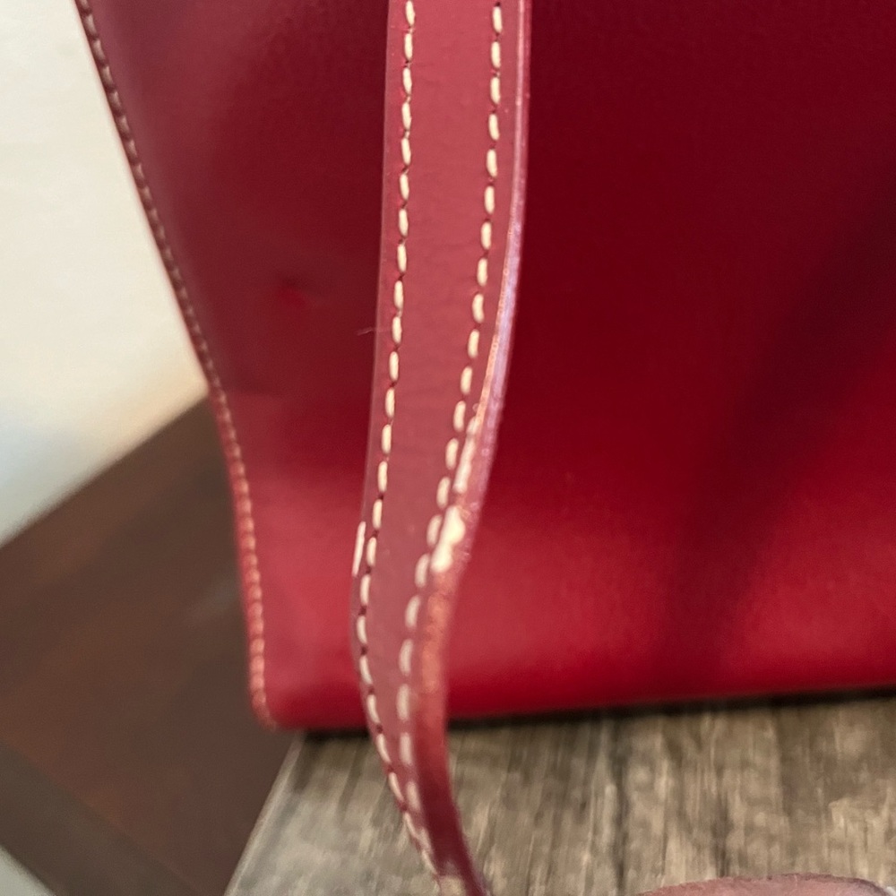 Kate Spade Red Shoulder Bag with Textured Finish - Picture 6 of 11